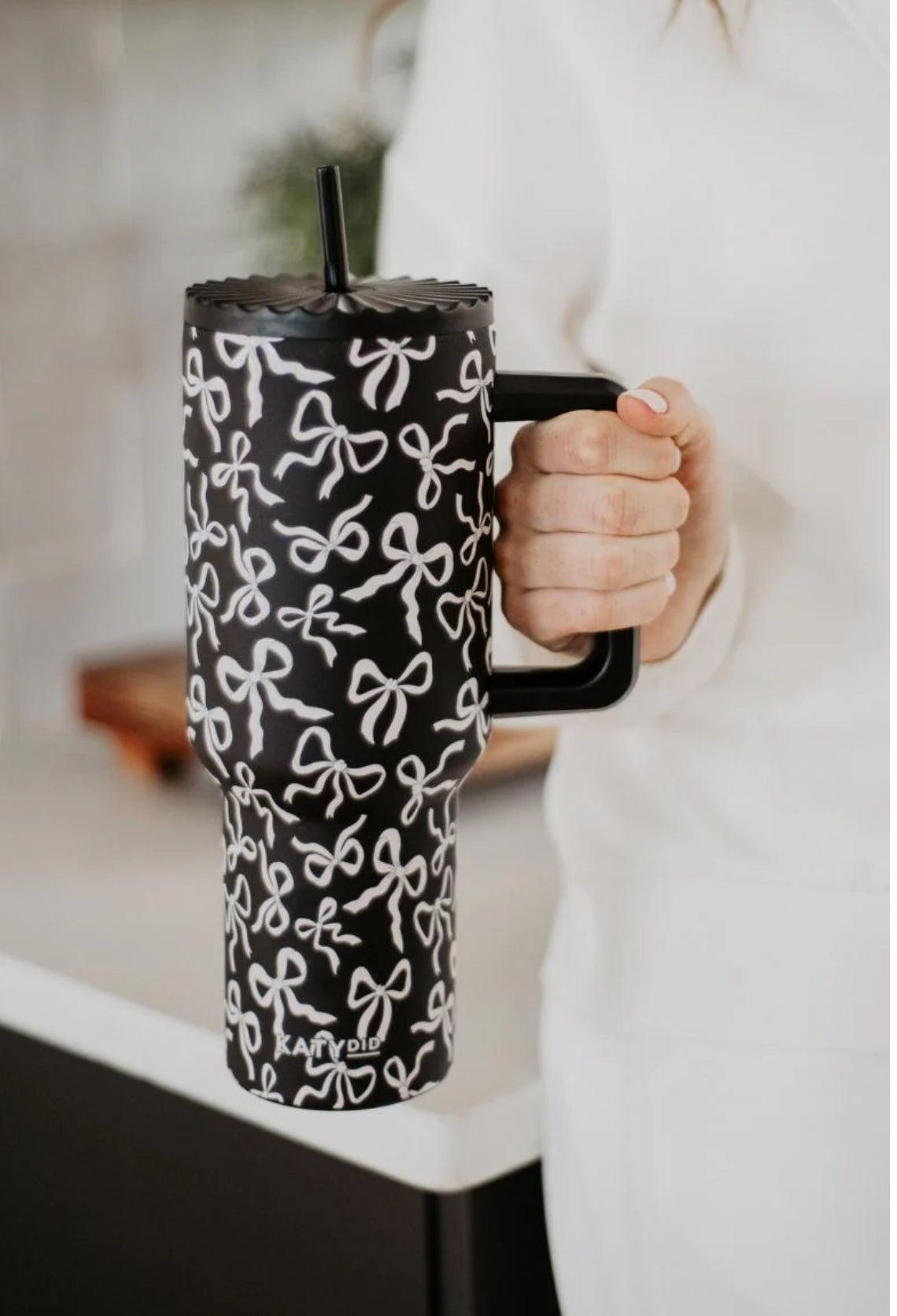 BLACK & WHITE BOWS ALL OVER DRINK TUMBLER CUP
